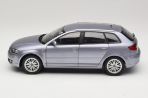 Audi A3 8P Sportback Light Blue Metallic Kyosho 1:18 5010403025 Metall – Bild 4 von 8