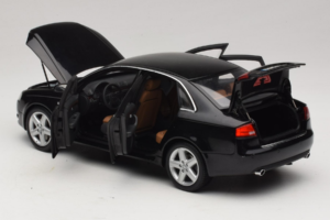 Audi A4 B6 3.2 Quattro Schwarz Minichamps 1:18 5010404125 Metall – Bild 5 von 8