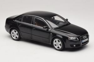 Audi A4 B6 3.2 Quattro Schwarz Minichamps 1:18 5010404125 Metall – Bild 6 von 8