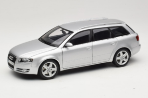 Audi A4 B7 3.2 Quattro Avant Silber Minichamps 1:18 5010404215 Metall