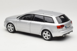 Audi A4 B7 3.2 Quattro Avant Silber Minichamps 1:18 5010404215 Metall – Bild 7 von 8