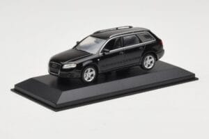 Audi A4 B7 Avant Schwarz Minichamps 1:43 AUDI008 Metall – Bild 2 von 3