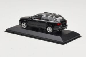 Audi A4 B7 Avant Schwarz Minichamps 1:43 AUDI008 Metall – Bild 3 von 3