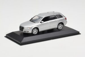 Audi A4 B7 Avant Silber Minichamps 1:43 AUDI009 Metall – Bild 2 von 4