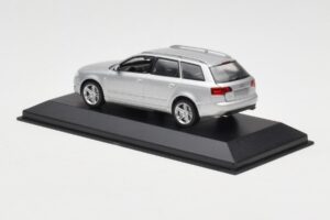 Audi A4 B7 Avant Silber Minichamps 1:43 AUDI009 Metall – Bild 3 von 4