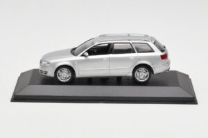Audi A4 B7 Avant Silber Minichamps 1:43 AUDI009 Metall