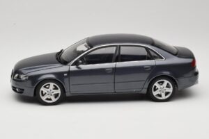 Audi A4 B7 Grau Metallic Minichamps 1:18 100014400 Metall – Bild 4 von 8