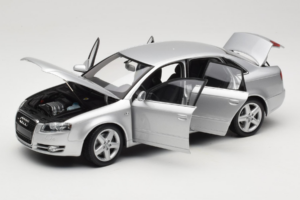 Audi A4 B7 Silber Minichamps 1:18 100014402 Metall – Bild 2 von 8