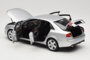 Audi A4 B7 Silber Minichamps 1:18 100014402 Metall – Bild 5 von 8