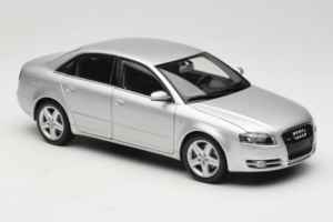 Audi A4 B7 Silber Minichamps 1:18 100014402 Metall – Bild 6 von 8