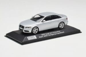 Audi A4 B8 3.2 Quattro Ice Silber Minichamps 1:43 5010704113 Metall – Bild 2 von 4