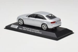 Audi A4 B8 3.2 Quattro Ice Silber Minichamps 1:43 5010704113 Metall – Bild 3 von 4
