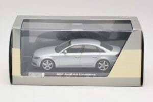Audi A4 B8 3.2 Quattro Ice Silber Minichamps 1:43 5010704113 Metall – Bild 4 von 4