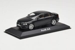 Audi A4 B8 3.2 Quattro Phantom Black Minichamps 1:43 5010704133 Metall – Bild 2 von 4