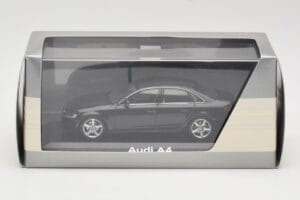 Audi A4 B8 3.2 Quattro Phantom Black Minichamps 1:43 5010704133 Metall – Bild 4 von 4
