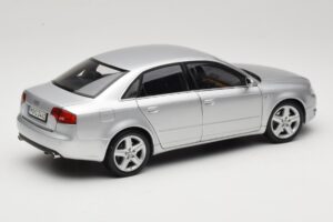 Audi A4 B8 3.2 Quattro Silber Minichamps 1:18 5010404115 Metall – Bild 3 von 8