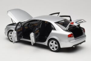 Audi A4 B8 3.2 Quattro Silber Minichamps 1:18 5010404115 Metall – Bild 5 von 8