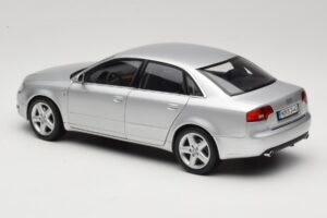 Audi A4 B8 3.2 Quattro Silber Minichamps 1:18 5010404115 Metall – Bild 7 von 8
