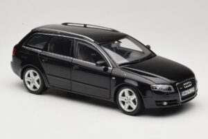 Audi A4 B8 Avant 3.2 Quattro Schwarz Minichamps 1:18 5010404225 Metall – Bild 6 von 8