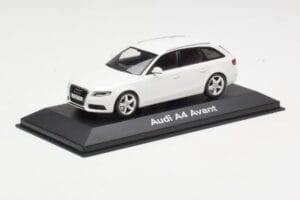 Audi A4 B8 Avant Ibis White Minichamps 1:43 5010804213 Metall – Bild 2 von 4