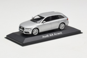 Audi A4 B8 Avant Ice Silver Minichamps 1:43 5011204213-R1 Metall – Bild 2 von 4