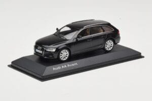 Audi A4 B8 Avant Phantom Black Minichamps 1:43 5011204223 Metall – Bild 2 von 4