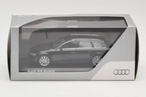 Audi A4 B8 Avant Phantom Black Minichamps 1:43 5011204223 Metall – Bild 4 von 4