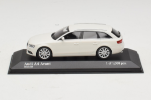 Audi A4 B8 Avant Weiss Minichamps 1:43 410011010 Metall