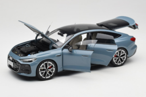Audi A5L Sportback Graubläulich OEM 1:18 ZAM60004B Metall – Bild 2 von 8
