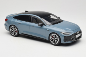 Audi A5L Sportback Graubläulich OEM 1:18 ZAM60004B Metall – Bild 6 von 8