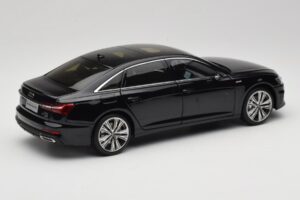 Audi A6L C8 Schwarz Paudi Model 1:18 42499 Metall – Bild 3 von 8