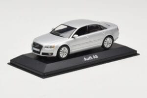 Audi A8 D3 Hell Silber Minichamps 1:43 5010508113 Metall – Bild 2 von 4