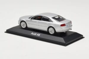 Audi A8 D3 Hell Silber Minichamps 1:43 5010508113 Metall – Bild 3 von 4