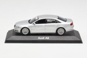 Audi A8 D3 Silber Minichamps 1:43 20000001386001 Metall