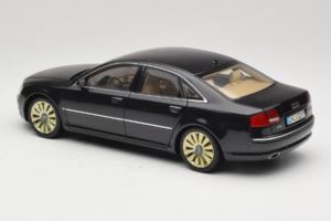 Audi A8 D3 W12 Schwarz Kyosho 1:18 5010508135 Metall – Bild 7 von 8