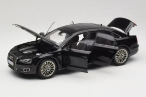 Audi A8L D3 W12 Phantom Black Kyosho 1:18 5011008125 Metall – Bild 2 von 8
