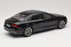 Audi A8L D3 W12 Phantom Black Kyosho 1:18 5011008125 Metall – Bild 3 von 8