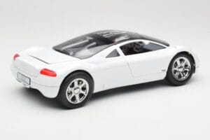 Audi Avus Quattro Alpine White Revell 1:18 08913 Metall – Bild 3 von 8