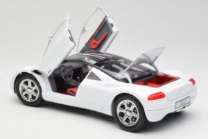 Audi Avus Quattro Alpine White Revell 1:18 08913 Metall – Bild 5 von 8
