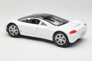 Audi Avus Quattro Alpine White Revell 1:18 08913 Metall – Bild 7 von 8