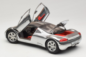 Audi Avus Quattro Chrome Silver Revell 1:18 08913-C1 Metall – Bild 5 von 8