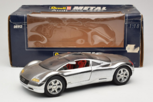 Audi Avus Quattro Chrome Silver Revell 1:18 08913-C1 Metall – Bild 8 von 8