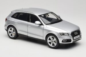 Audi Q5 8R Ice Silver Kyosho 1:18 09242IS Metall – Bild 6 von 8