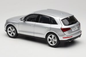 Audi Q5 8R Ice Silver Kyosho 1:18 09242IS Metall – Bild 7 von 8