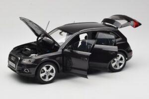 Audi Q5 8R Lava Grey Kyosho 1:18 09242LG Metall – Bild 2 von 8