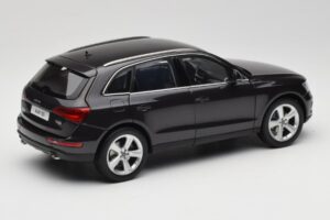 Audi Q5 8R Lava Grey Kyosho 1:18 09242LG Metall – Bild 3 von 8