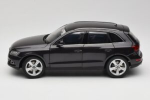 Audi Q5 8R Lava Grey Kyosho 1:18 09242LG Metall – Bild 4 von 8