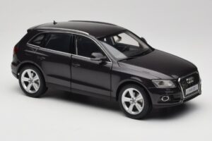 Audi Q5 8R Lava Grey Kyosho 1:18 09242LG Metall – Bild 6 von 8