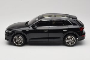 Audi Q5L FY Schwarz Paudi Model 1:18 26732 Metall – Bild 4 von 8