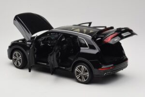 Audi Q5L FY Schwarz Paudi Model 1:18 26732 Metall – Bild 5 von 8